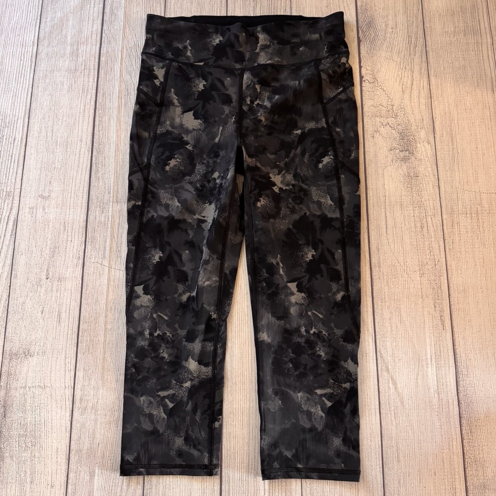 Sweaty Betty Zero Gravity Leggings Women's M Black Gray Floral Running 7/8 Crop